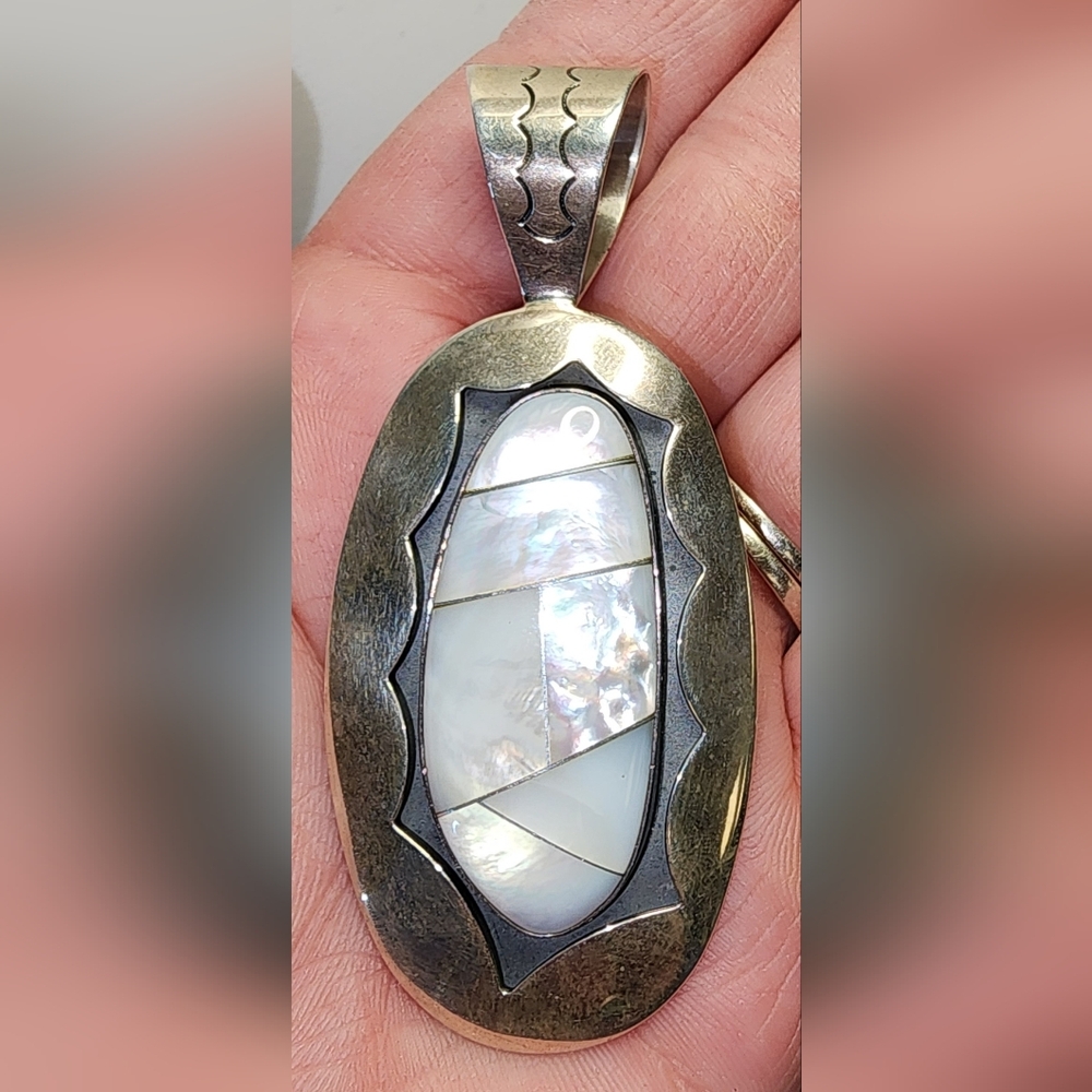 Vtg Sterling Silver DTR Mother of Pearl Inlay shadow box style Pendant - Picture 6 of 11